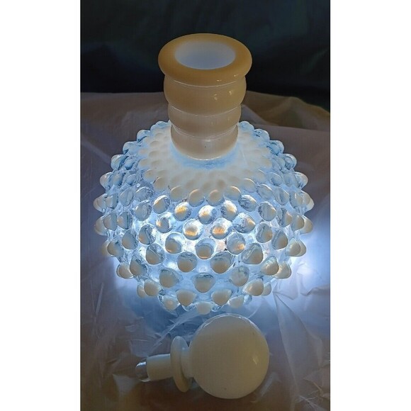 Vintage Milk Glass Hobnail Opalescent Perfume Bottle w/ Orig Stopper (no gasket) - Picture 6 of 6